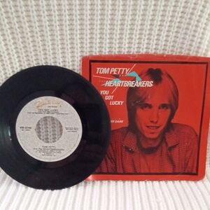Vintage 1982 Vinyl Record - Single 45 Tom Petty & The Heartbreakers